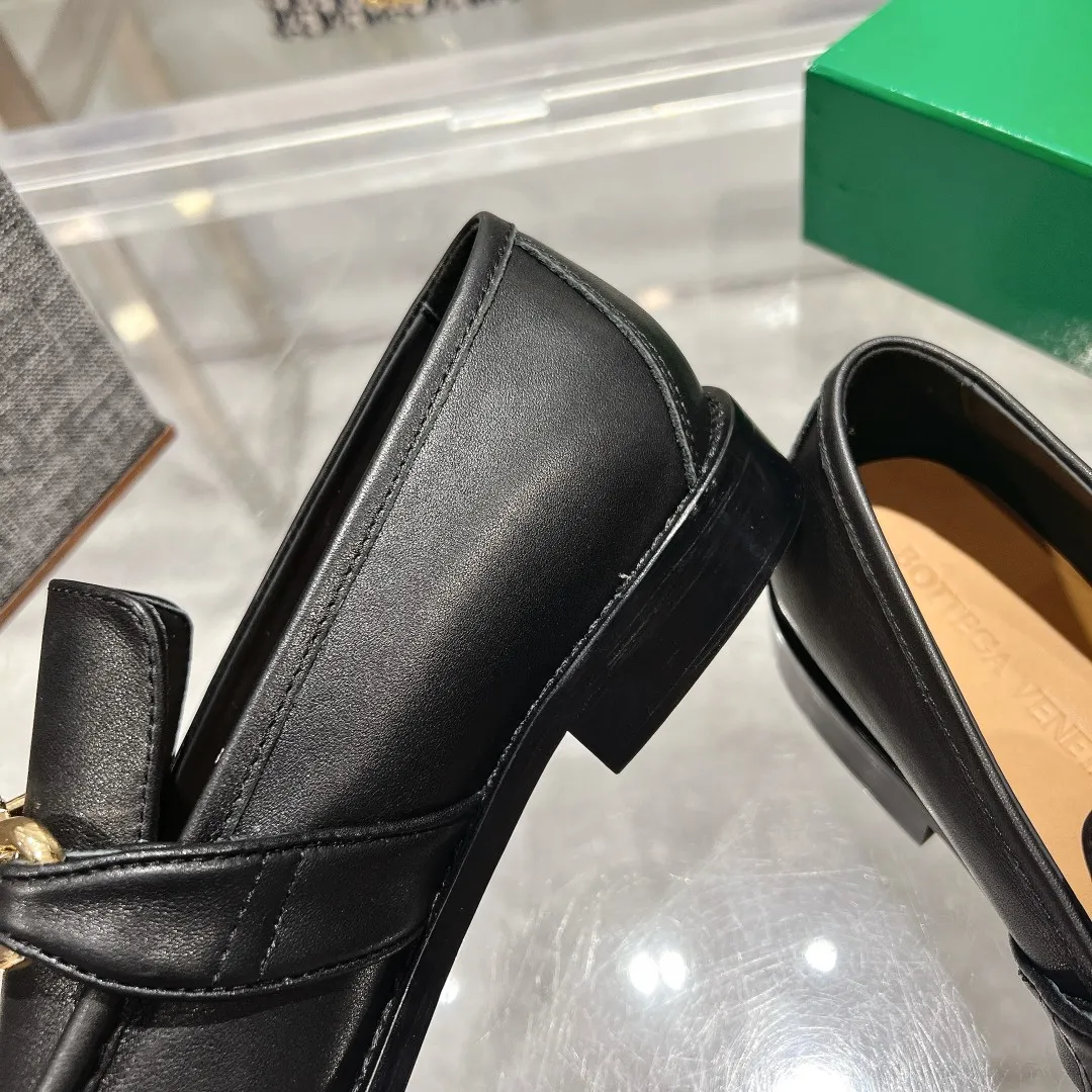 [BV] Top P: 840💰 Size: Female 35-39 (Female 40 custom-made) Male 39-44 (38.45 non-refundable) Bottega Veneta 2025 counter model! Small round toe loafers! Imported leather outsole! Imported grained cowhide! Solid color Niuli! !